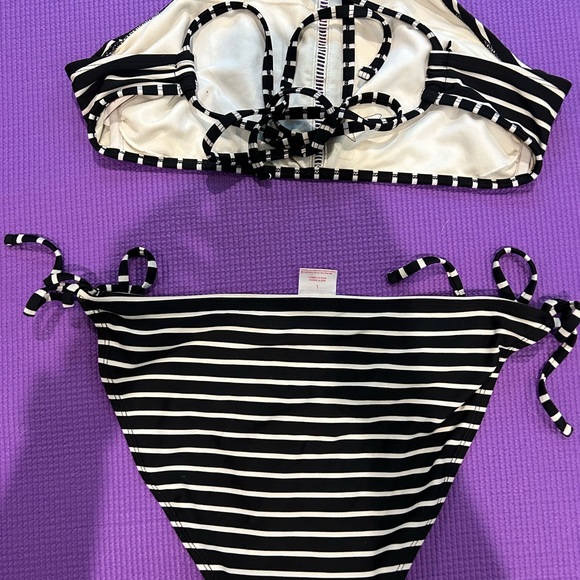 Bikini swim suit - Picture 2 of 2